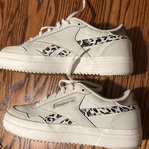 Reebok Side leopard print Gym Shoes - Picture 3 of 3